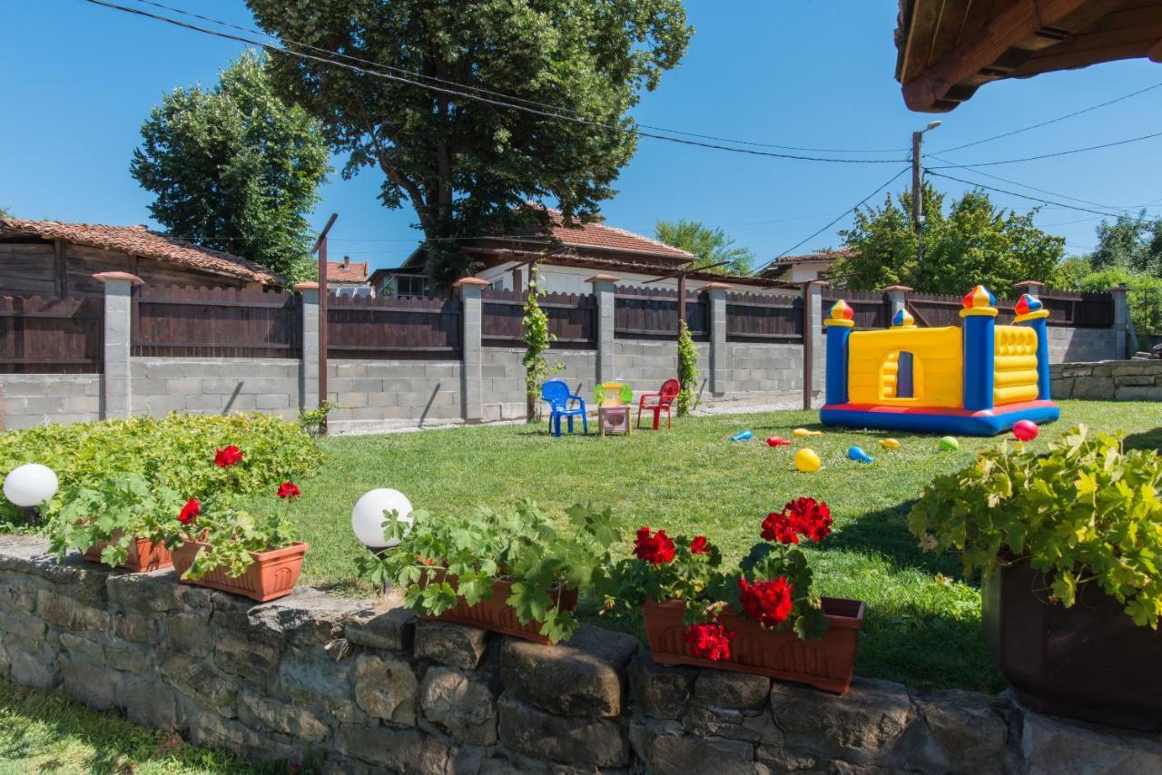 Къща За Гости Роден Край Elena Exteriér fotografie